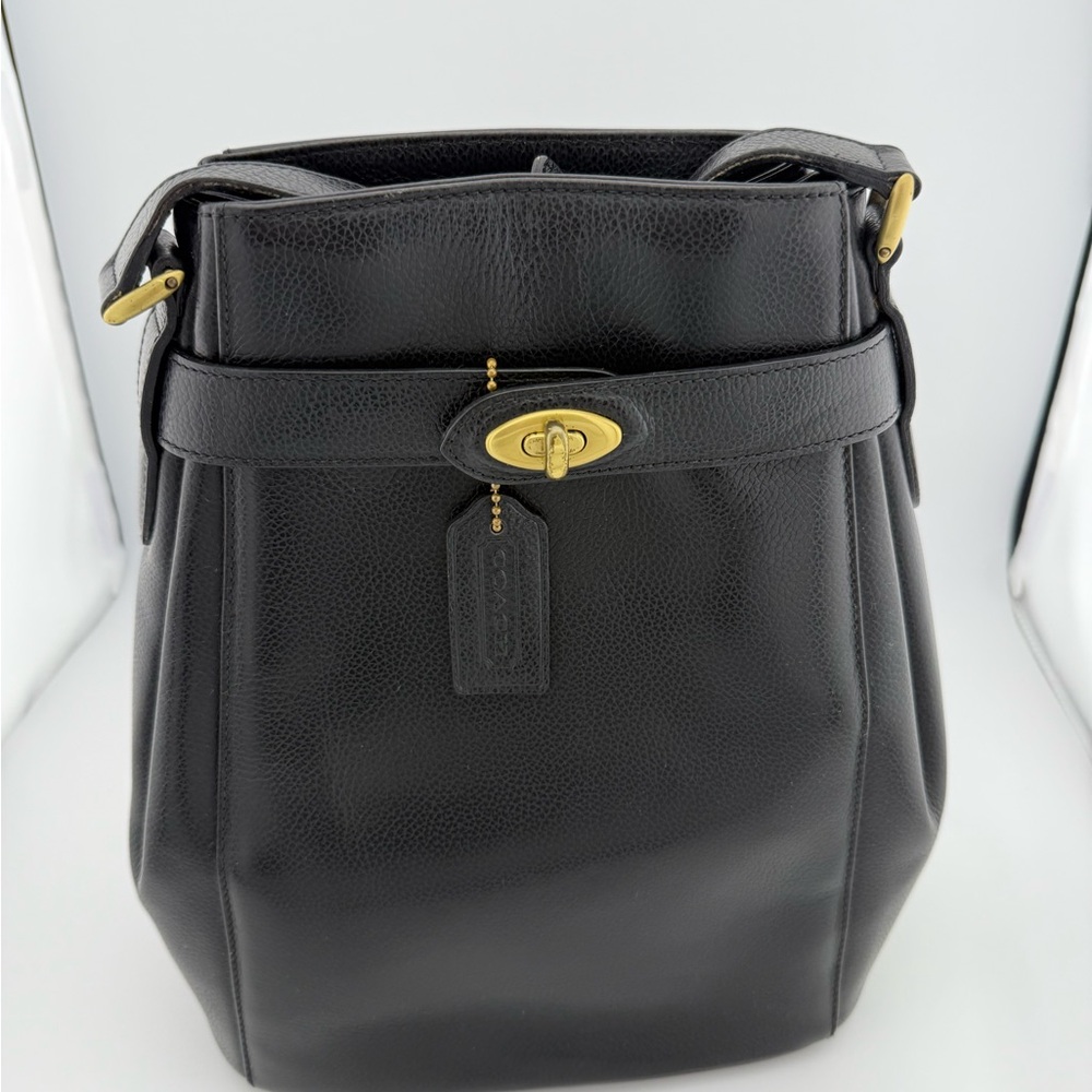 Vintage Coach Deauville Bucket Bag – Black 🖤
